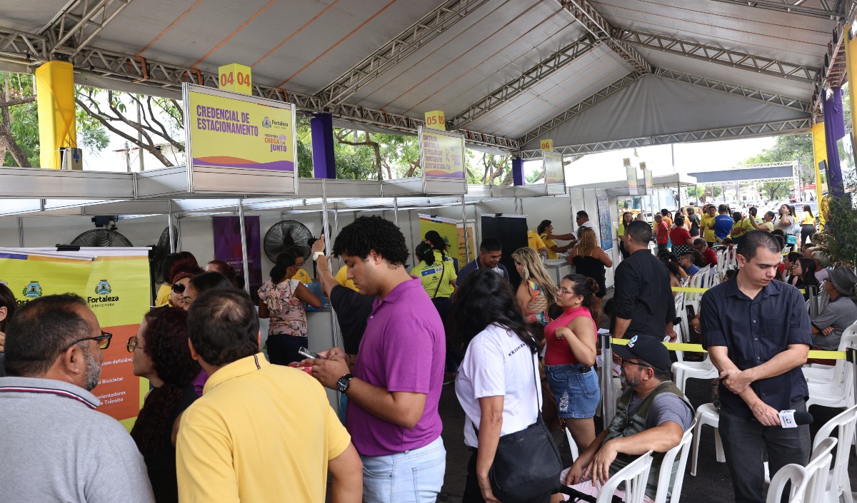 estandes de atendimento do Prefeitura Chega Junto